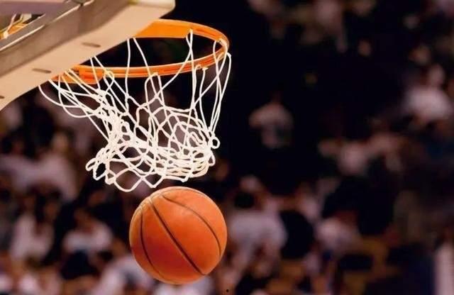 篮球解说吃瓜视频,揭秘赛场背后的趣味瞬间