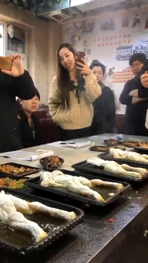 吃瓜群众看影视吃冰淇淋,吃瓜群众的夏日消暑新潮流