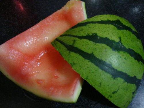 吃西瓜吃瓜蛋,吃西瓜，品瓜蛋，尽享清凉时光